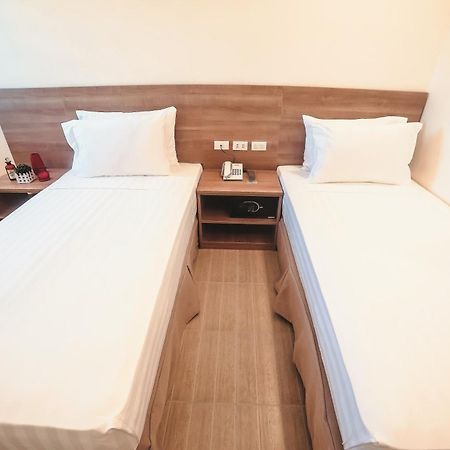 Trip Inn Near Airport Or City Center レガスピ エクステリア 写真