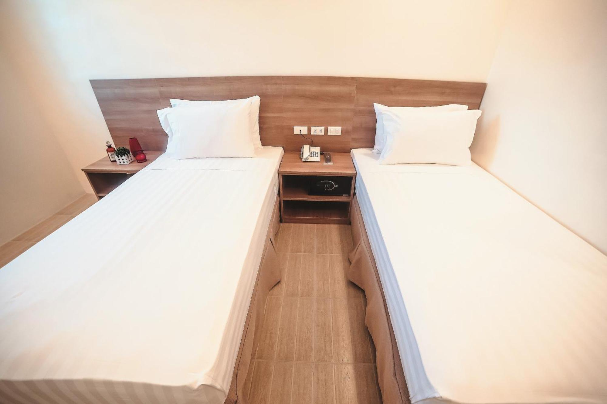 Trip Inn Near Airport Or City Center レガスピ エクステリア 写真